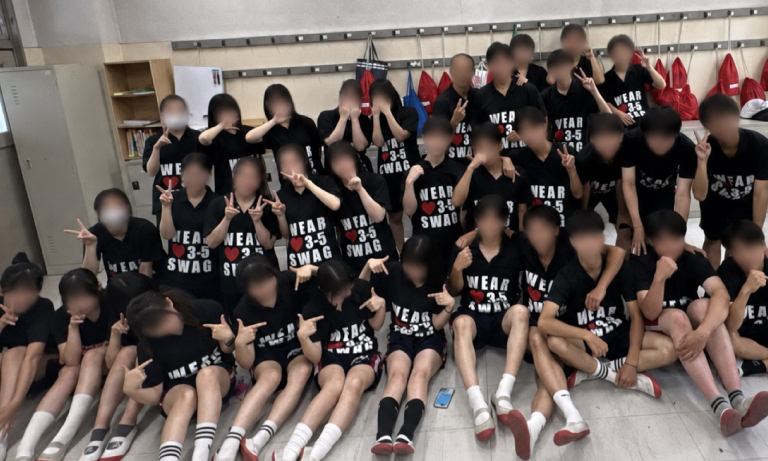 神奈川県K高等学校3年生 クラスTシャツ制作事例（スーパードライポロシャツ）