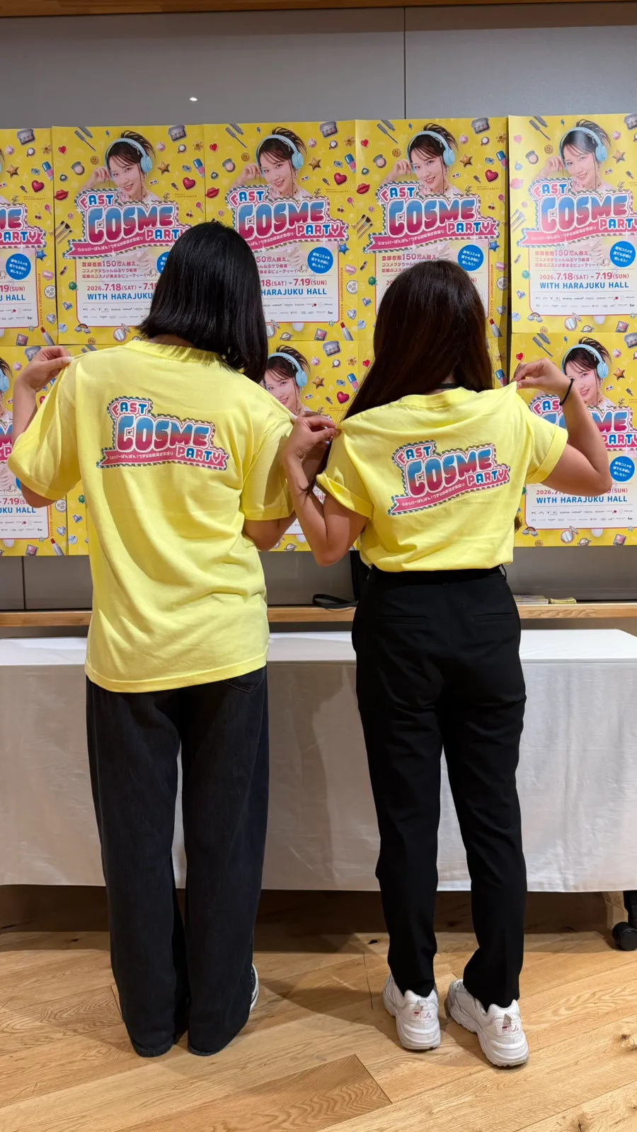 FAST COSME PARTYスタッフTシャツの背面ロゴ