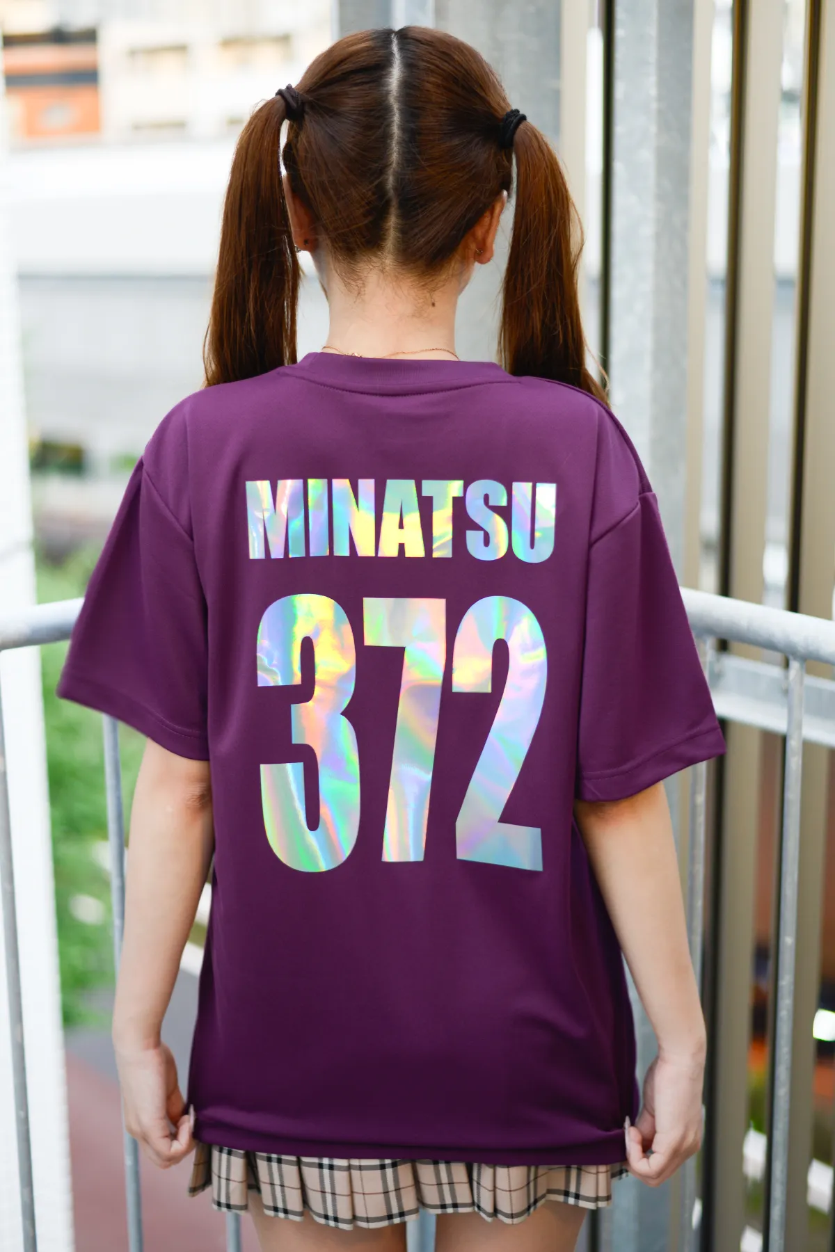 ホログラム背ネームのクラスTシャツ着用 スタイル02 背中