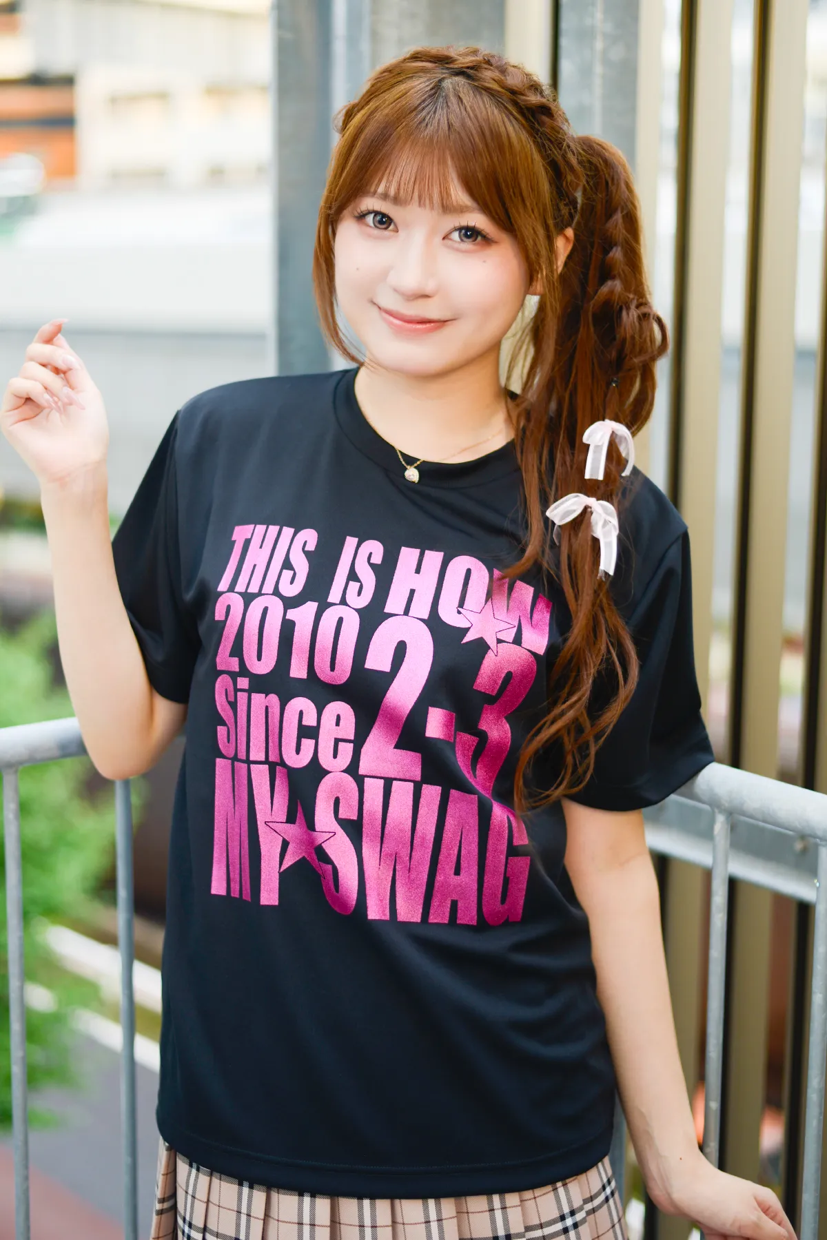 きらきらカラーのクラスTシャツ着用 スタイル01