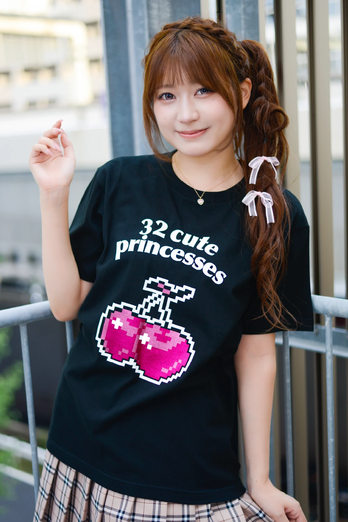 ラメプリントのクラスTシャツ着用 スタイル01